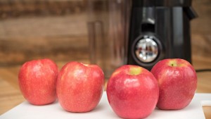 Hamilton Beach 67601A Juice Extractor review: Hamilton Beach machine makes  lots of juice at a price that's nice - CNET