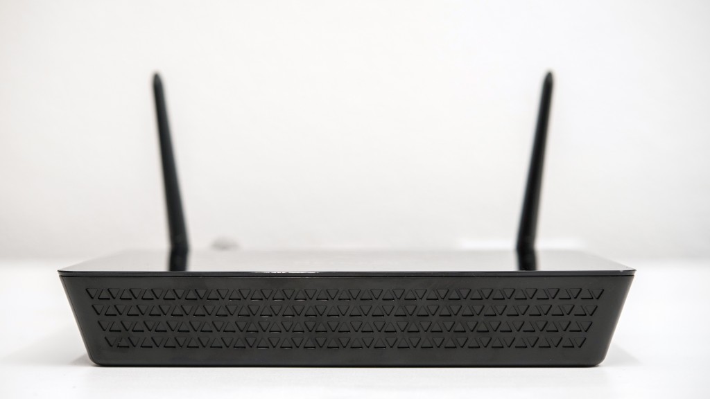 netgear ac1200 (r6220-100nas) - this router is quite lackluster in terms of range.