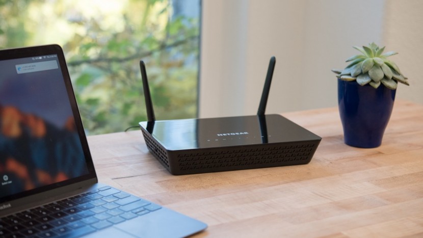 netgear ac1200 (r6220-100nas) - the netgear ac1200 r6220 finished towards the back of the pack.