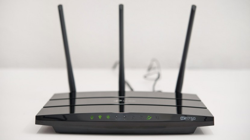 tp-link archer c7 (ac1750) - the range on the archer is slightly below average.