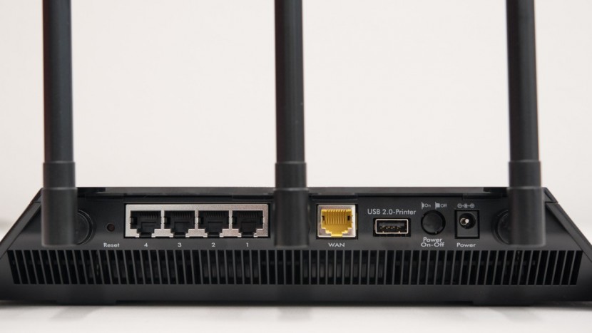 netgear ac1750 (r6400) - this router has 4 lan ports, the average amount for these products.