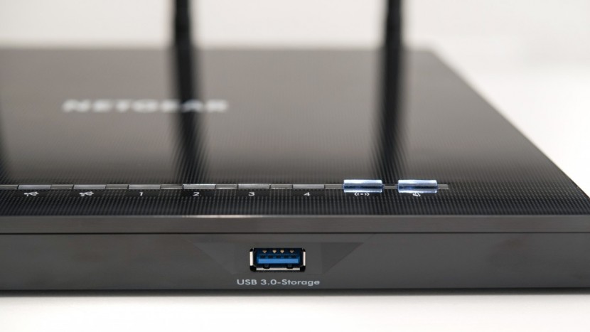 netgear ac1750 (r6400) - this router has two usb ports.