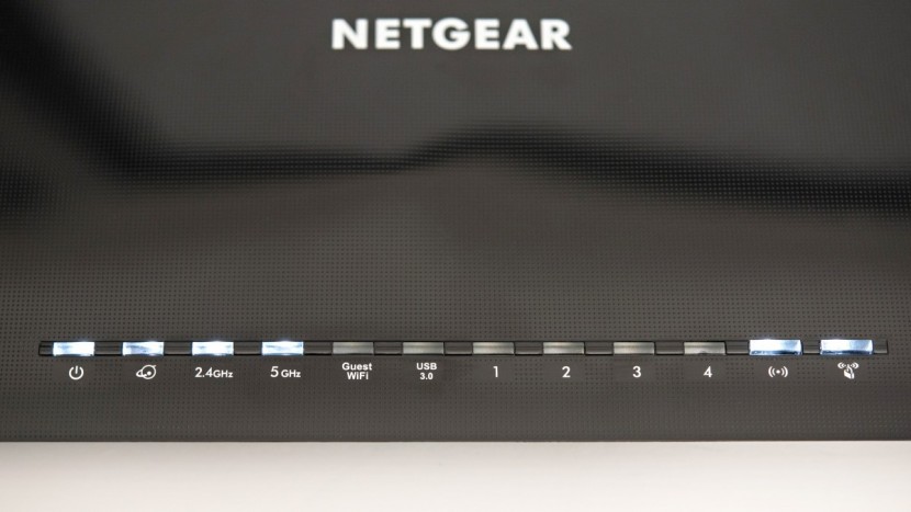 netgear nighthawk ac1750 (r6700v2) - the led indicator lights on this router can be turned off.