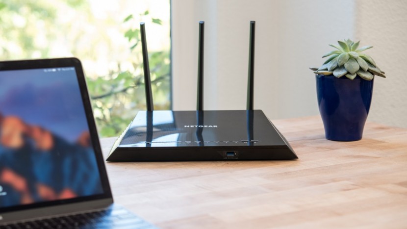 netgear nighthawk ac1750 (r6700v2) - the netgear nighthawk r6700 is a great value.