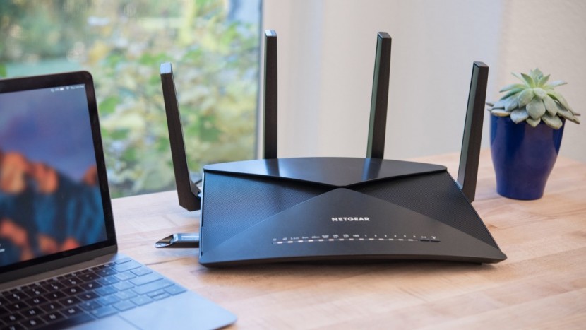 NetGear Nighthawk X10 (R9000) Review | Tested & Rated