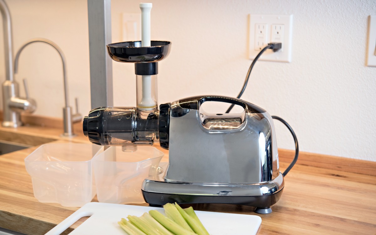 Omega J8006 Nutrition Center Review (The Omega J8006 is one of our all-time favorite appliances.)