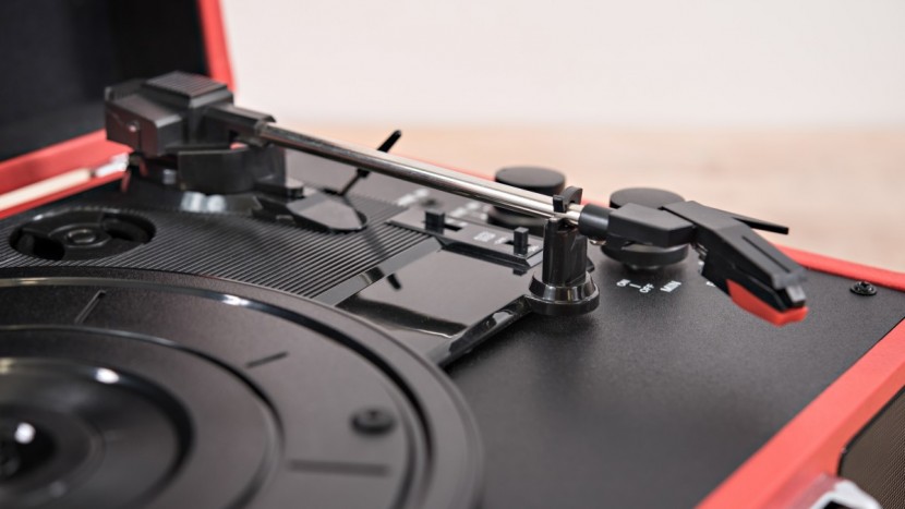 victrola vintage 3-speed - the victrola requires hand cueing, which may be intimidating to some...