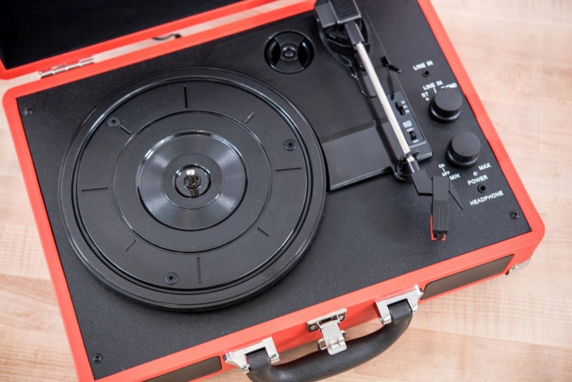 victrola vintage 3-speed - we found the victrola's sound quality to be quite disappointing.