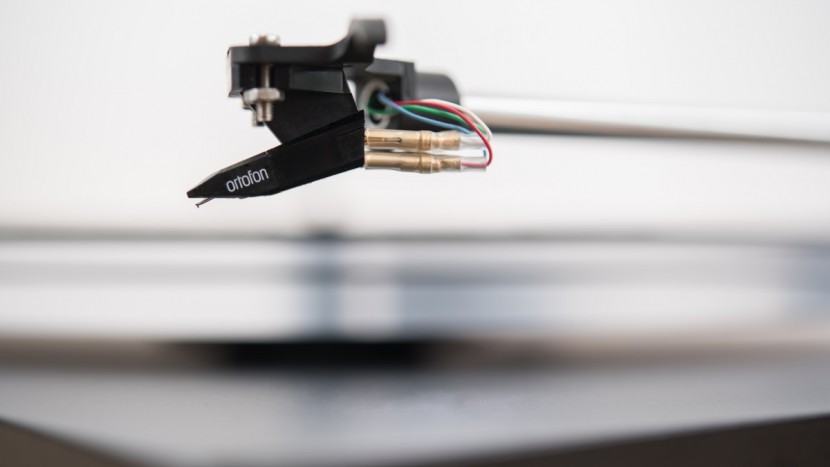 u-turn audio orbit plus - you have to hand cue the orbit plus without the assistance of a cue...