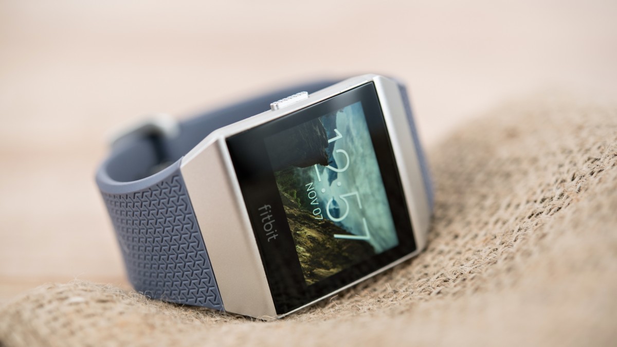 Fitbit Ionic Review (The Fitbit Ionic.)