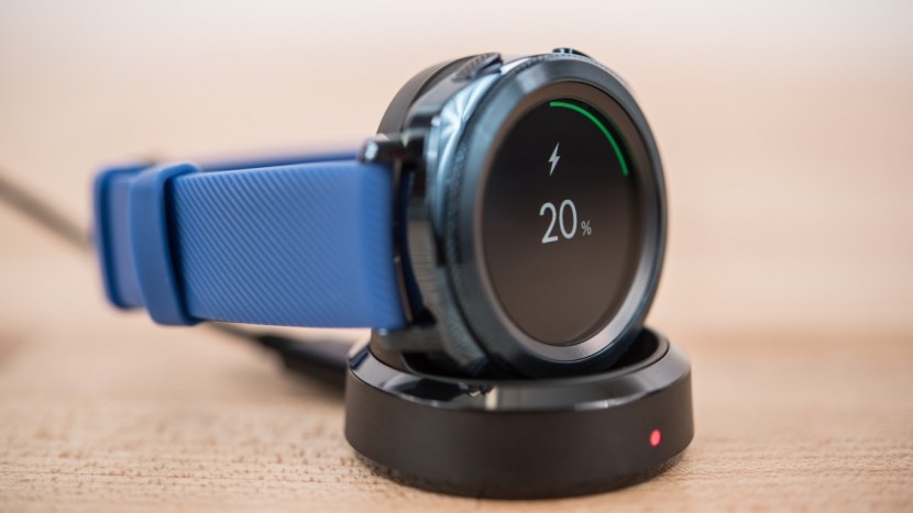 samsung gear sport - the gear sport has a nice charging cradle.