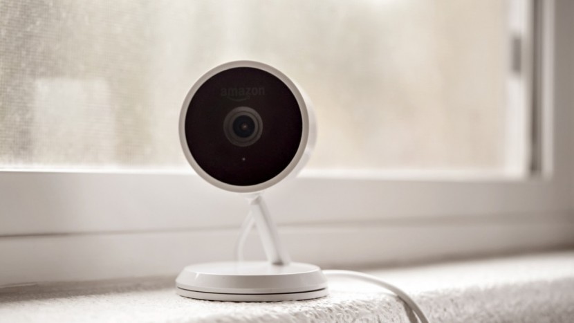 amazon cloud cam - a 24-hour history of motion activated clips for free is relatively...