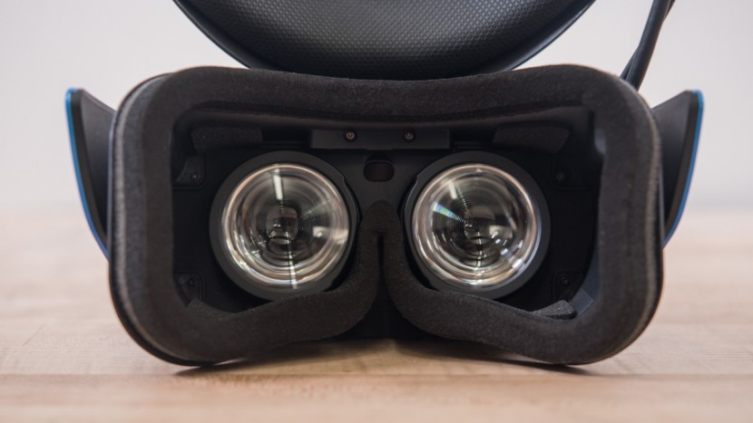 acer ah101-d8ey - the acer had the narrowest field of view out of all the tethered...