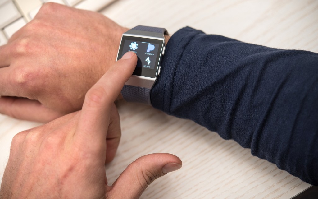 fitbit ionic - there is no bezel or crown to assist in navigating menus.