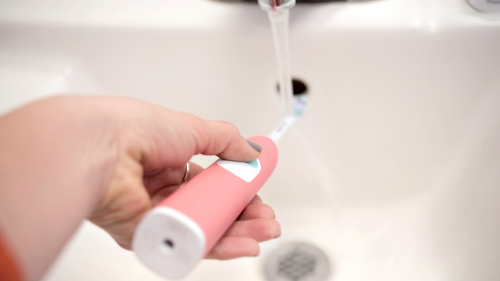 philips sonicare series 2 - the series 2 is quite comfortable to hold and to brush with.