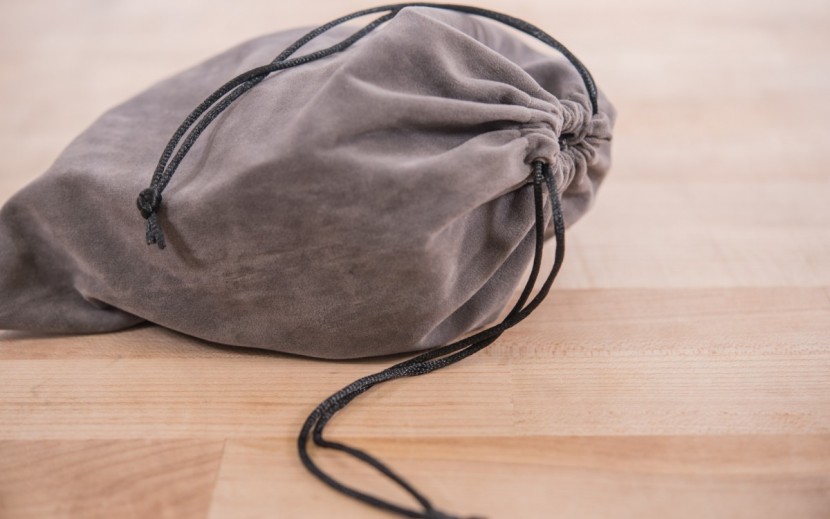 mpow bluetooth over ear - the mpow's carrying bag.