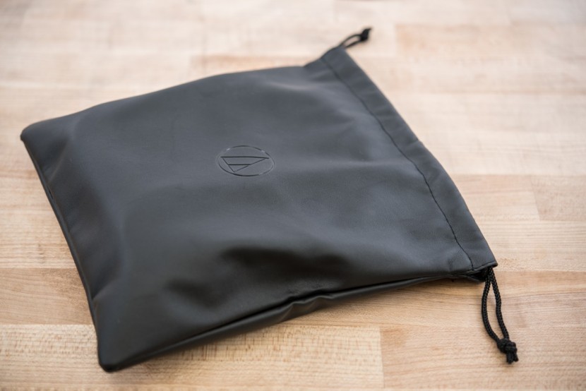 audio-technica ath-dsr7bt - the audio-technica only comes with a drawstring pouch, which doesn't...