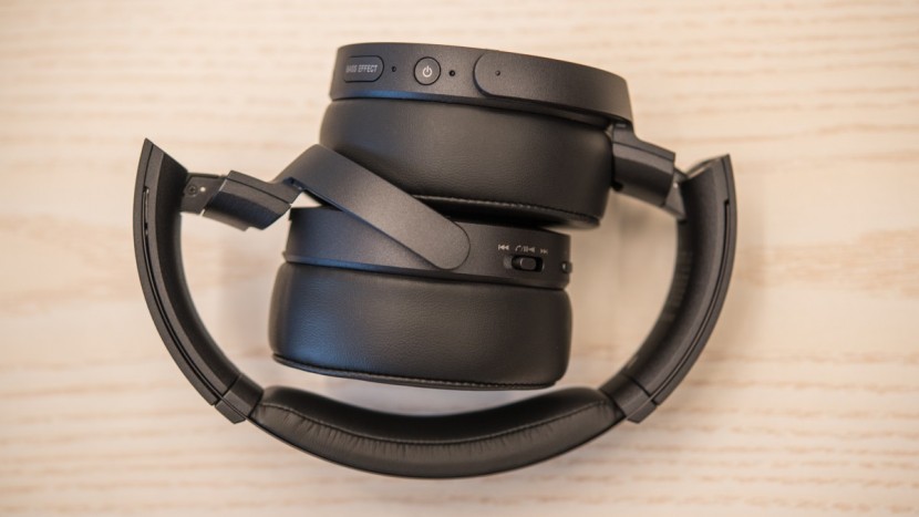 sony xb950n1 extra bass - the extra bass doesn&#039;t fold up as small as other models.