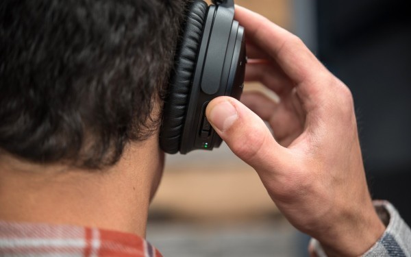 bose quietcomfort 35 ii - the quietcomfort 35 ii has intuitive controls.