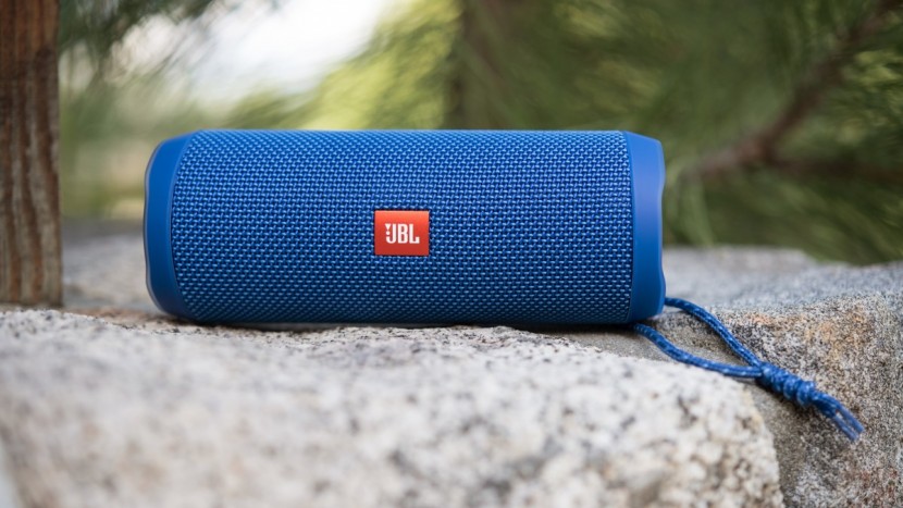 jbl flip 4 - the flip 4 is impressively loud when you crank the volume up.