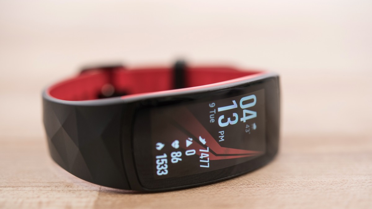 Samsung Gear Fit2 Pro Review (The Samsung Gear Fit2 Pro.)