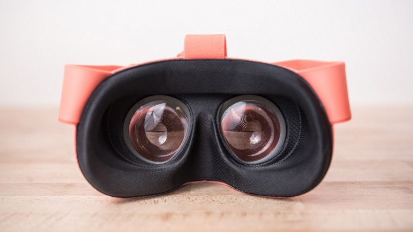 google daydream view - the 2018 edition increases the field of view and makes it more...