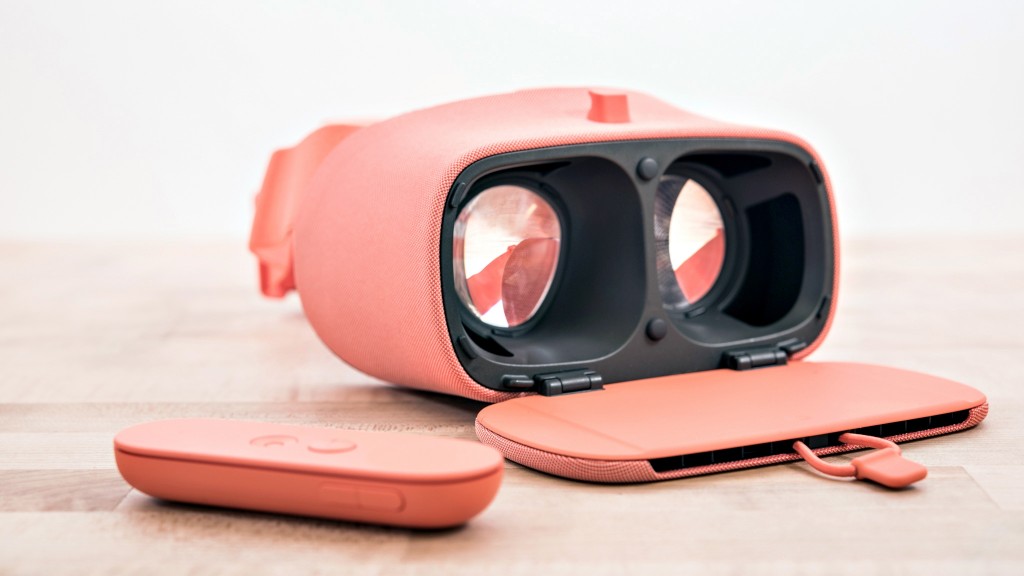 google daydream view - the daydream is very easy to use and hold your phone quite securely.