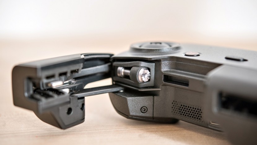 the mavic air's detachable control sticks made the controller feel...