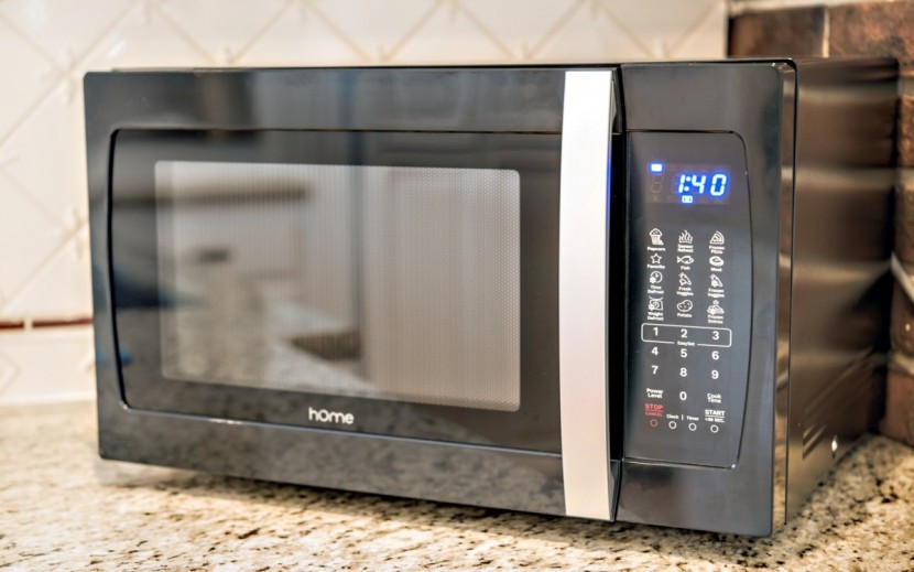 homelabs hme010002n - one of our all-time favorite microwaves, the homelabs heats up food...