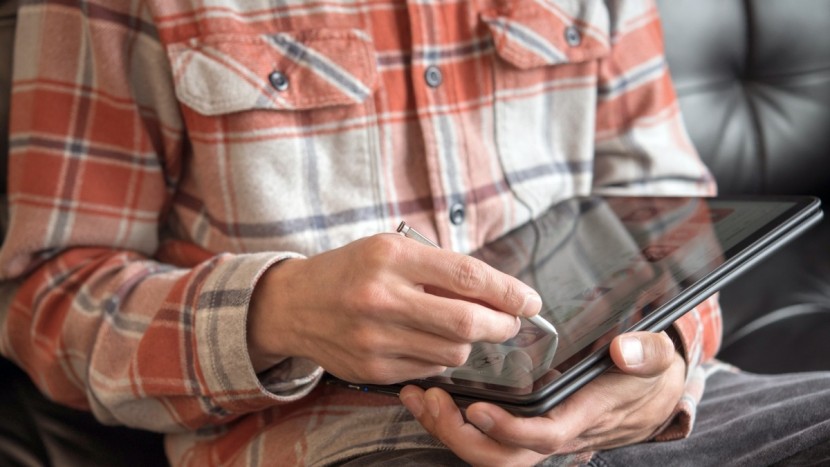 samsung pro - the pro&#039;s touchscreen and stylus work flawlessly.