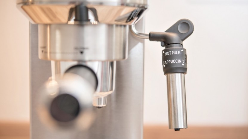 Dedica DeLuxe Manual Espresso Machine De'Longhi