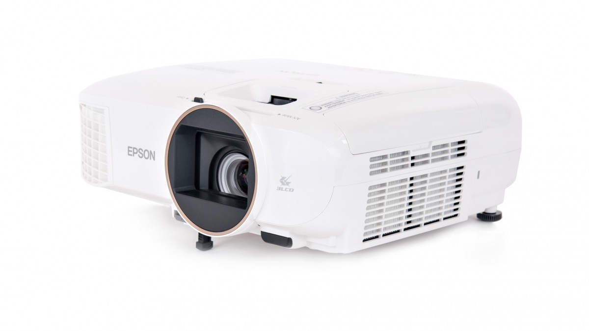 Epson Home Cinema 2150 Review | Tested by GearLab