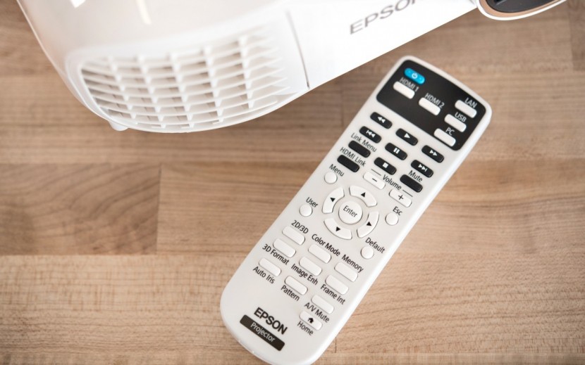 epson home cinema 2150 - we wish the epson&#039;s remote had slightly larger buttons, but it&#039;s not...