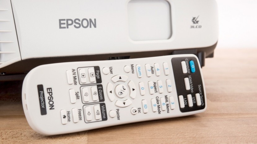 epson vs250 - we weren&#039;t huge fans of the vs250&#039;s remote.