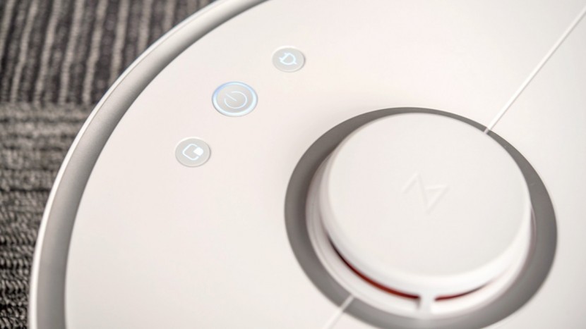 roborock s5 - along with the app, the unit itself has some basic onboard controls.