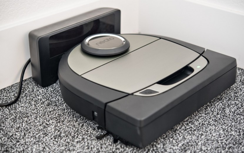 Neato Botvac D7 Connected Review | Tested & Rated