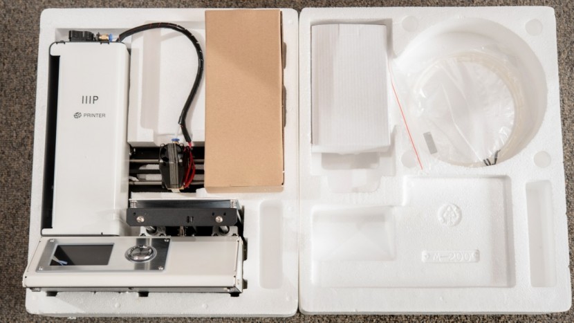 monoprice select mini v2 - the mini is essentially ready to go out of the box.