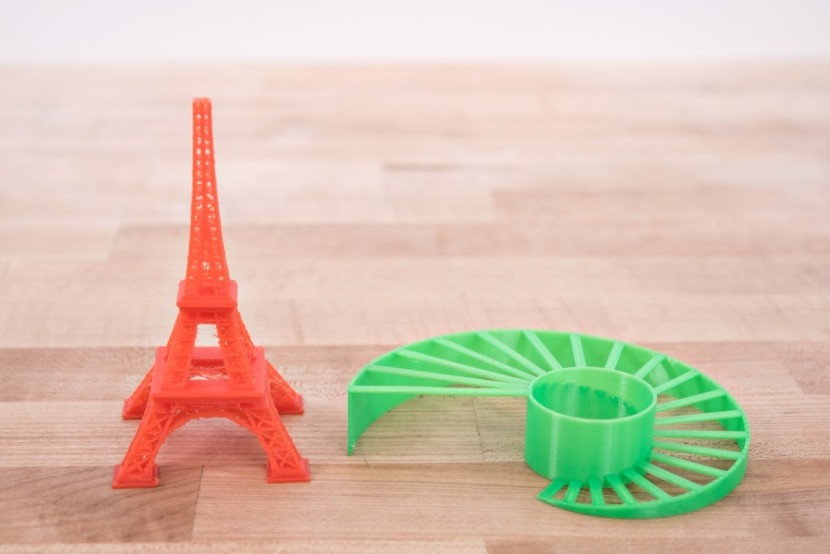 monoprice select mini v2 - an amazing bridging test and a mediocre eiffel tower created by the...