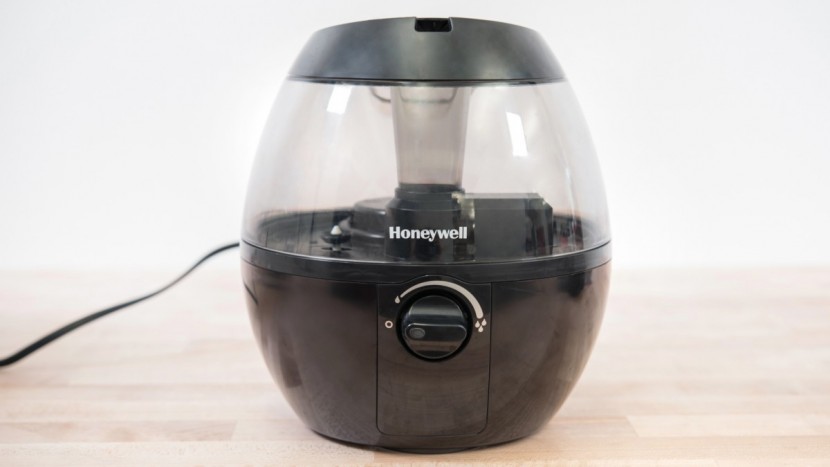 honeywell hul520b - the hul520b's streamlined design and large water tank opening make...