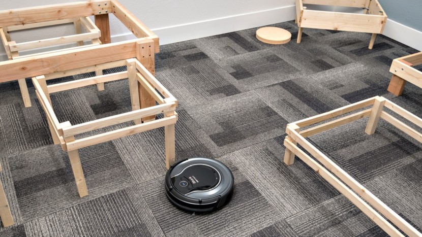 shark ion robot 750 - the shark's cleaning method is to randomly roam around the room.