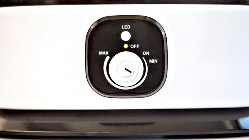 everlasting comfort ultrasonic - the controls are minimalistic and simple.