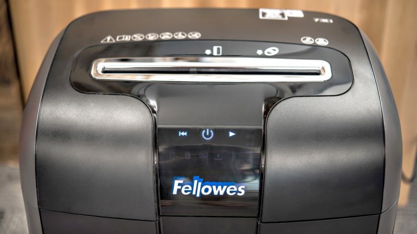 fellowes powershred 73ci - all of fellowes&#039; shredders have a nice, clean interface and a guard...