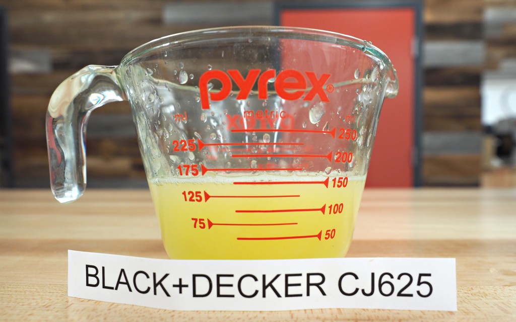 Review BLACK+DECKER 32oz Citrus Juicer, White, CJ625 