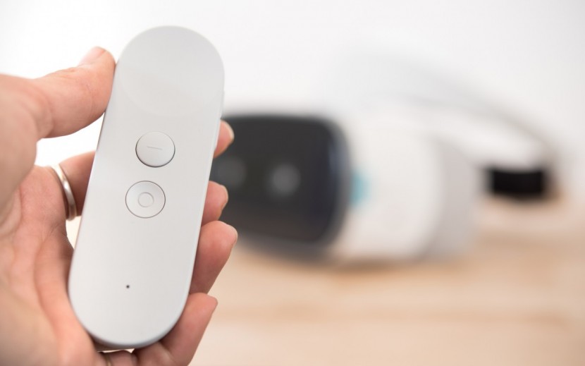 lenovo mirage solo - the handheld remote for the mirage solo.