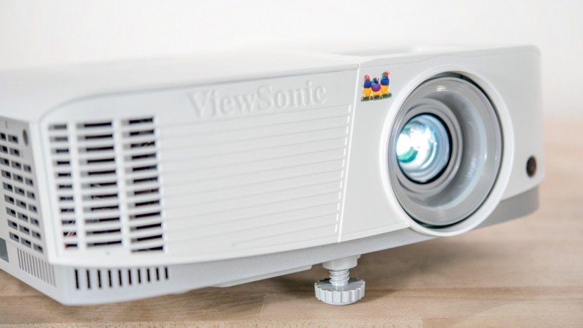 viewsonic pa503w - the viewsonic pa503w performs admirably in brightness, especially...