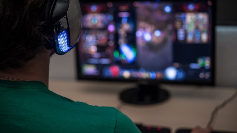 gaming headset - good audio, provided by headphones like the bengoo x-40, can improve...