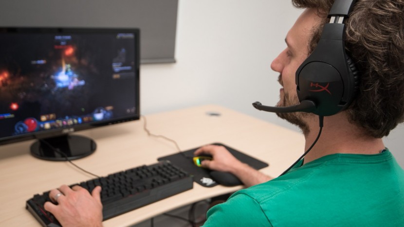 kingston hyperx cloud stinger - the stinger is a little on the snug side.