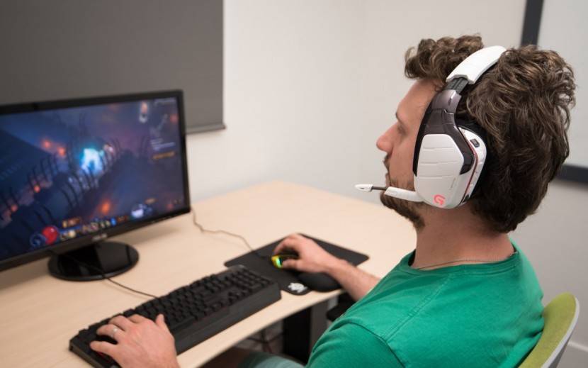 logitech g933 artemis spectrum - the atremis spectrum was really easy to use.