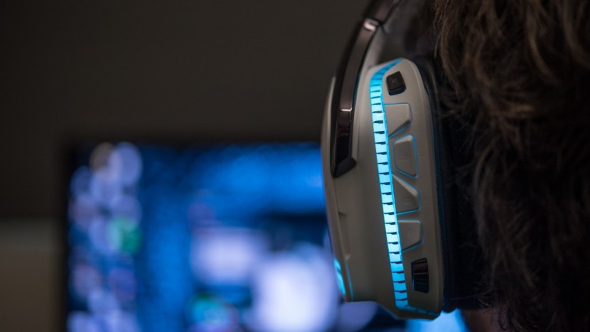 logitech g933 artemis spectrum - the spectrum was an average performer for our audio test.