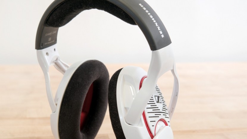 epos game one - pivoting ear cups help reduce pressure points.